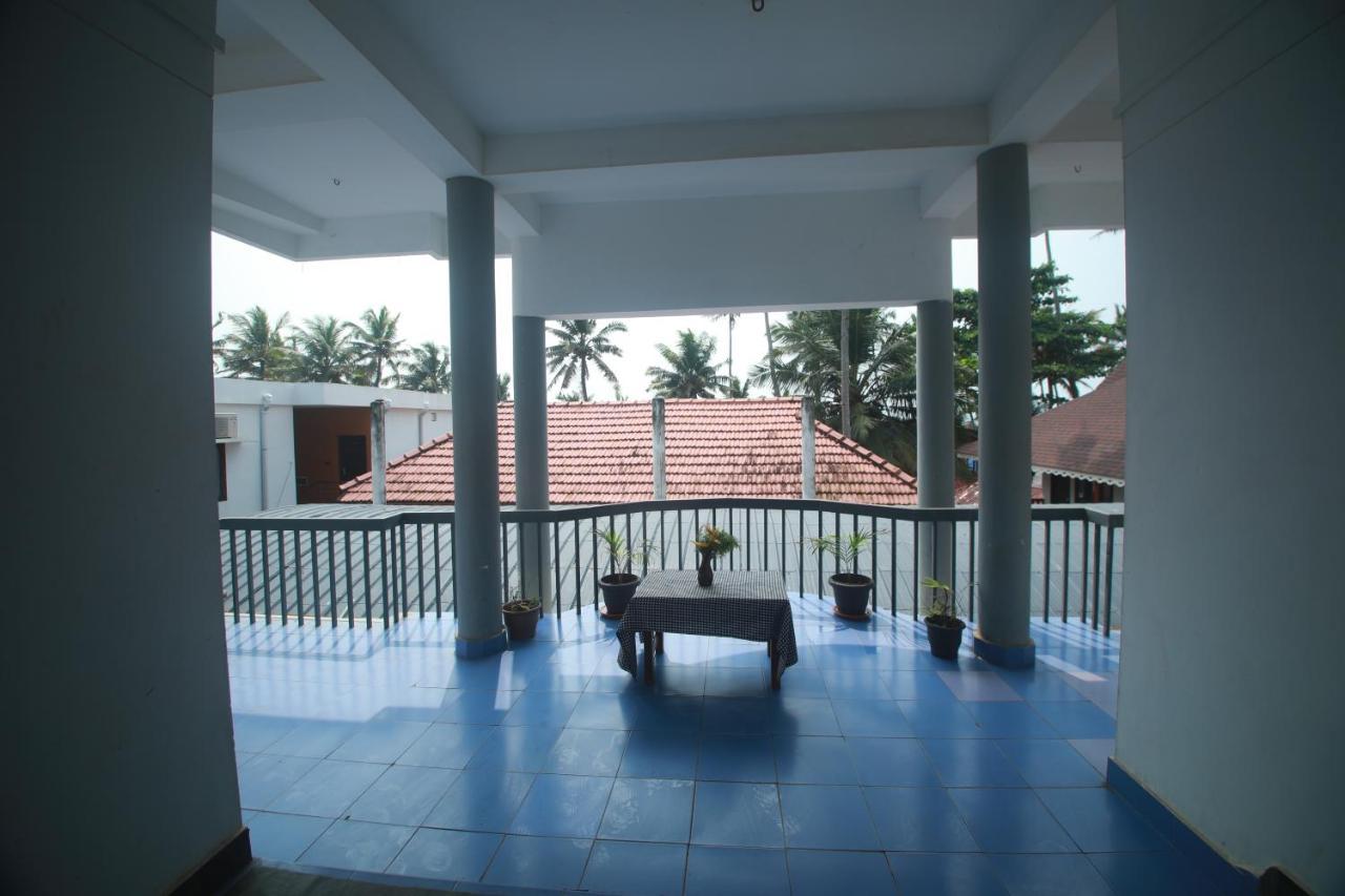Black Beach Resort Варкала Екстериор снимка