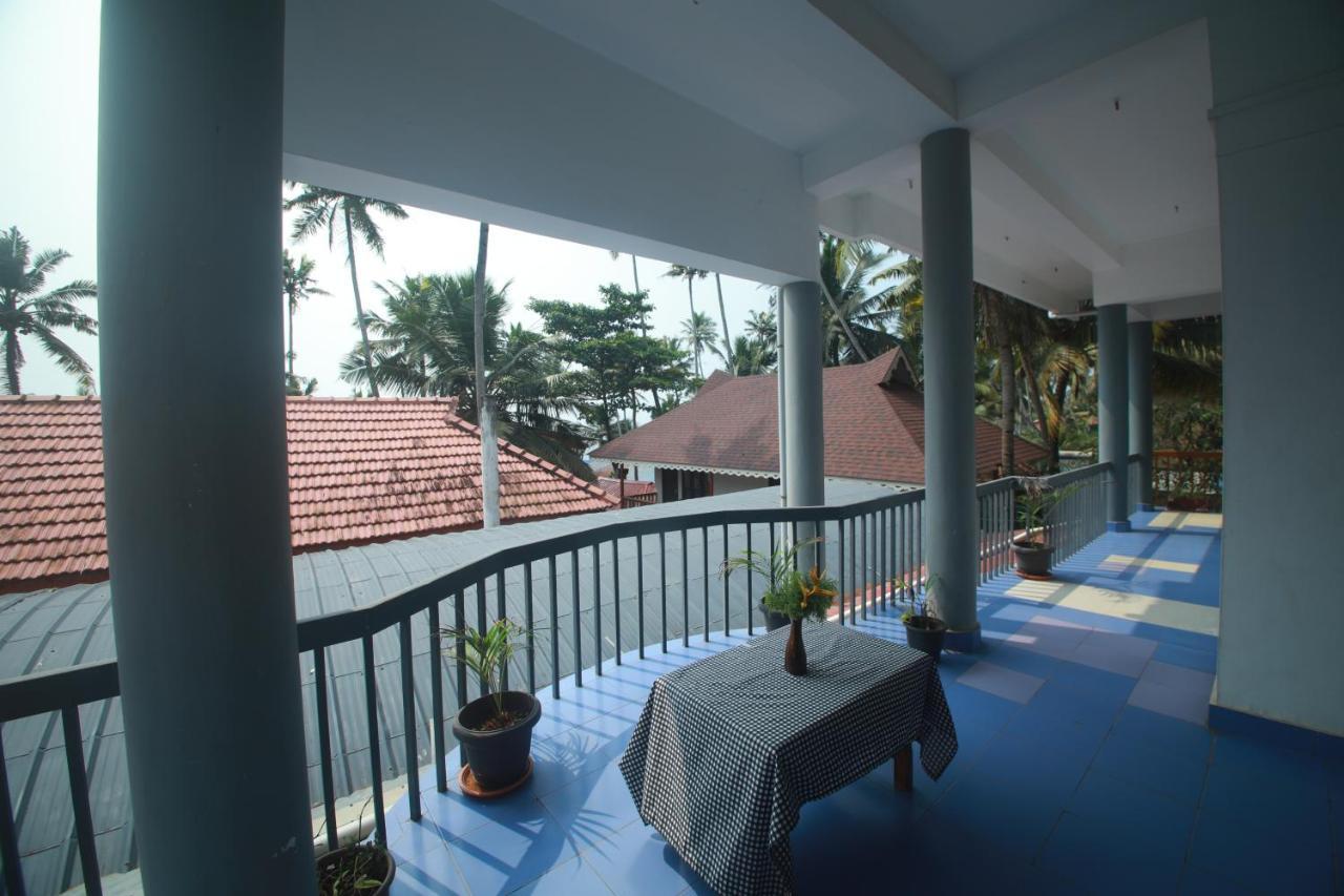 Black Beach Resort Варкала Екстериор снимка