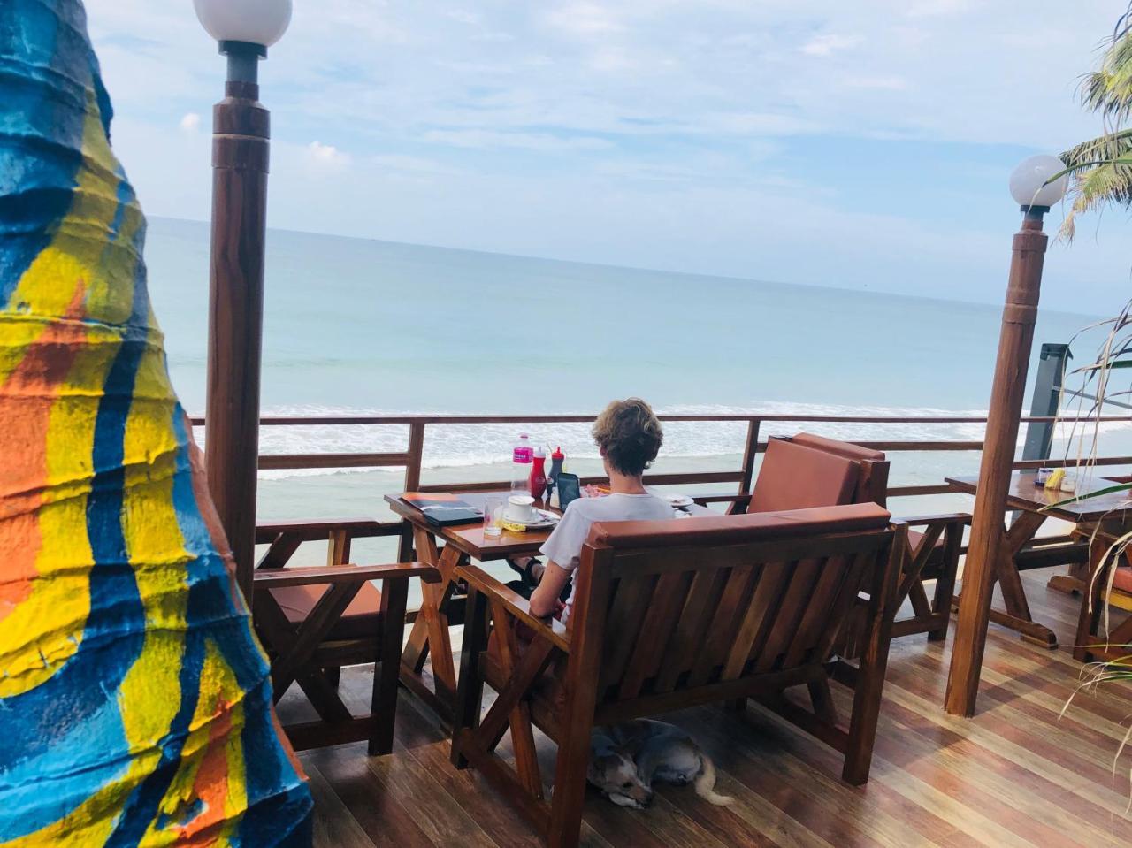 Black Beach Resort Варкала Екстериор снимка
