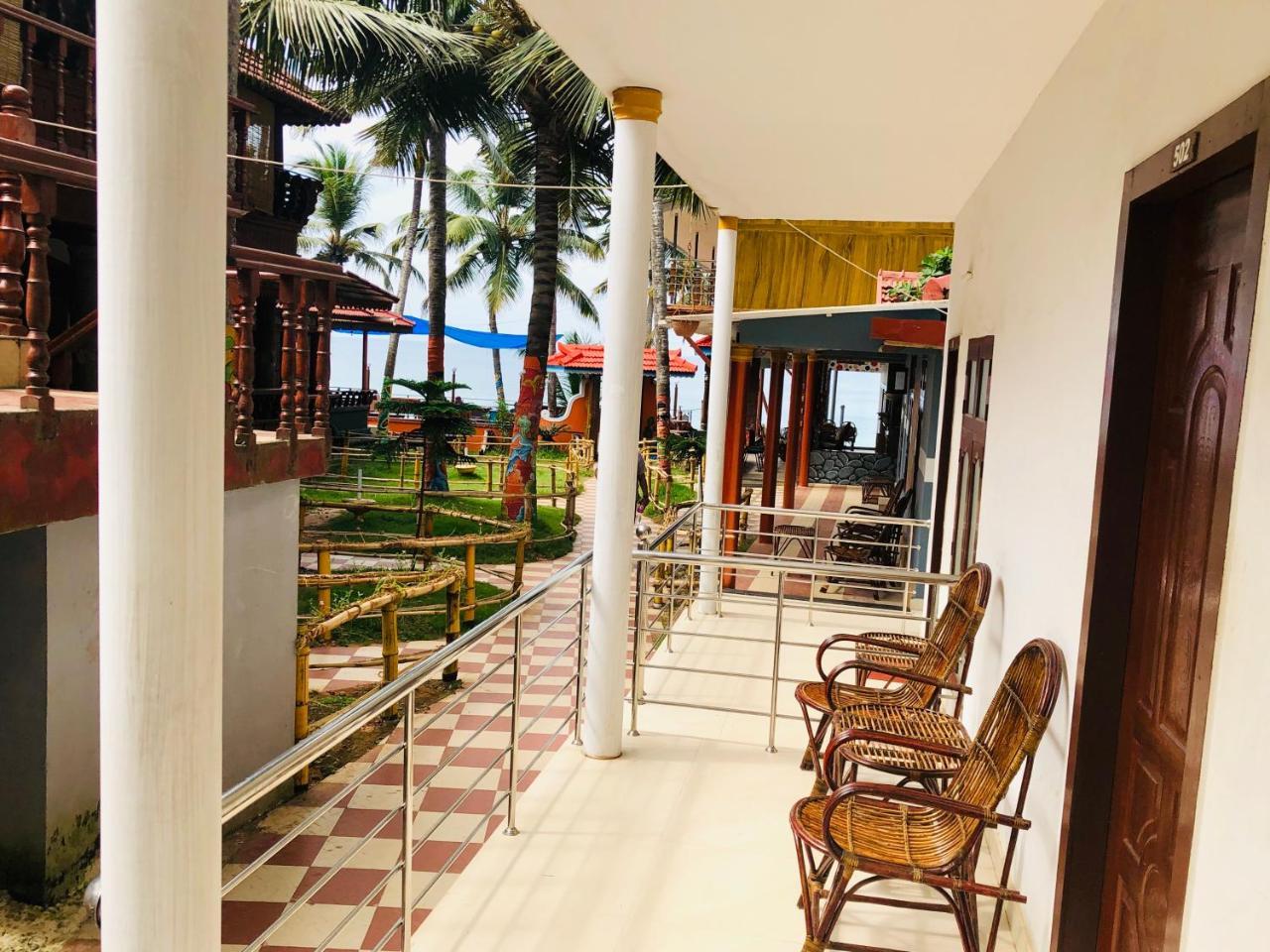 Black Beach Resort Варкала Екстериор снимка