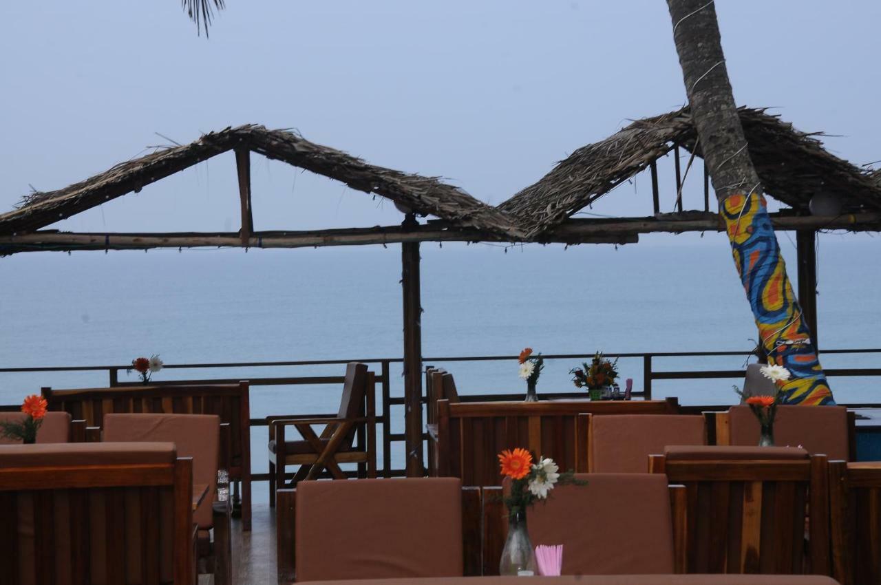 Black Beach Resort Варкала Екстериор снимка